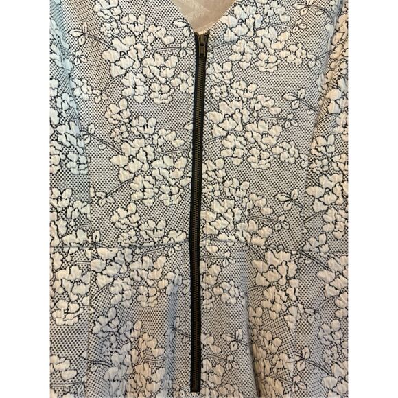 Anthropologie Dress Gray White Floral Lace Sleeveless V Neck Party‎ - Picture 12 of 14